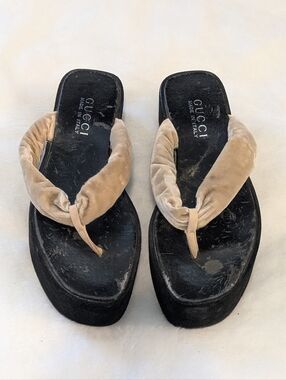 Gucci Vintage Women's Tan Velvet Platform Thong Sandals Sz 5